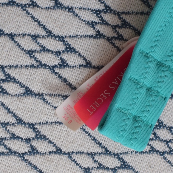 Victoria’s Secret Bandeau Bathing Suit Tops (3) - Picture 3 of 4